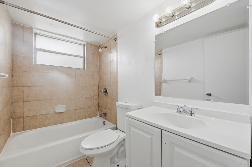 Building Photo - Edge Apartments