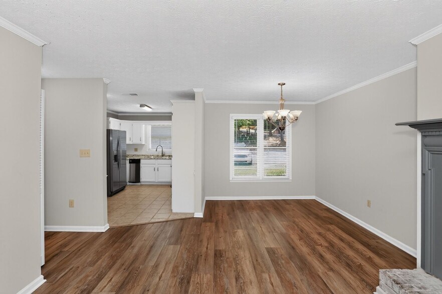 Building Photo - 104 Montclair Dr