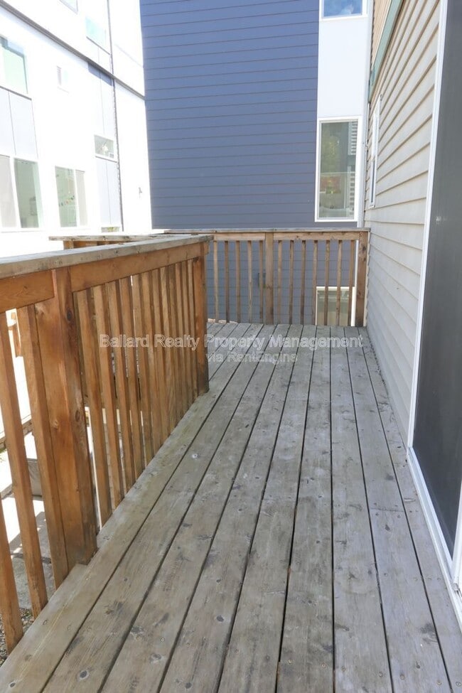 Building Photo - 810 NW 50th St