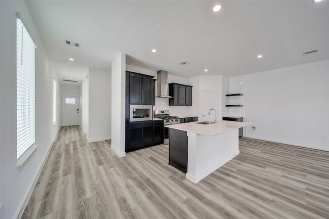 Building Photo - 12310 Greenwood Gate Dr