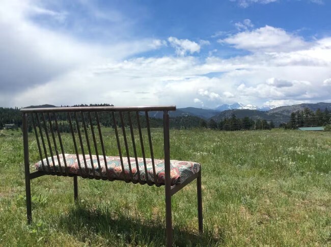 Building Photo - 468 Snow Top Dr