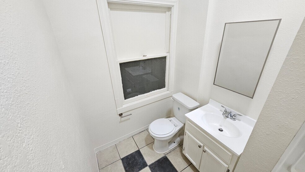 Building Photo - 743 S Burlington Ave