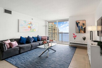 Building Photo - 1200 Brickell Bay Dr