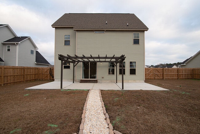 Building Photo - 303 Channel Run Ln