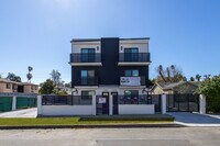 Building Photo - 14420 Tiara St