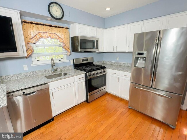 Building Photo - 3217 St Lukes Ln