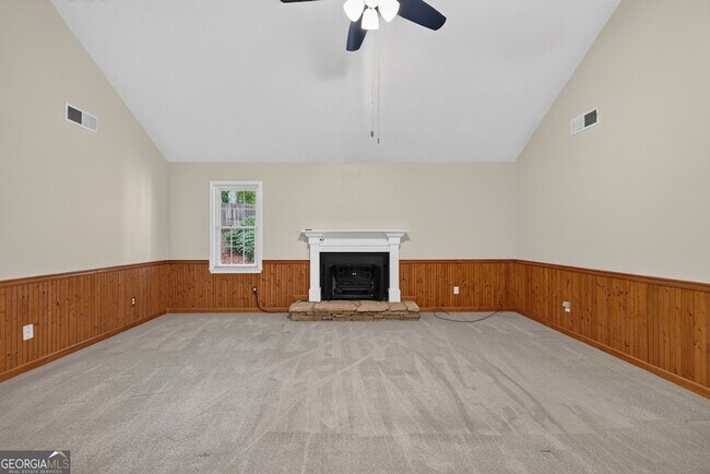 Building Photo - 129 Springbrook Dr