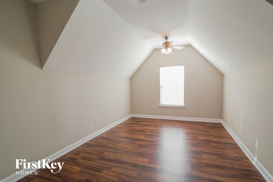 Building Photo - 212 Curico Ln