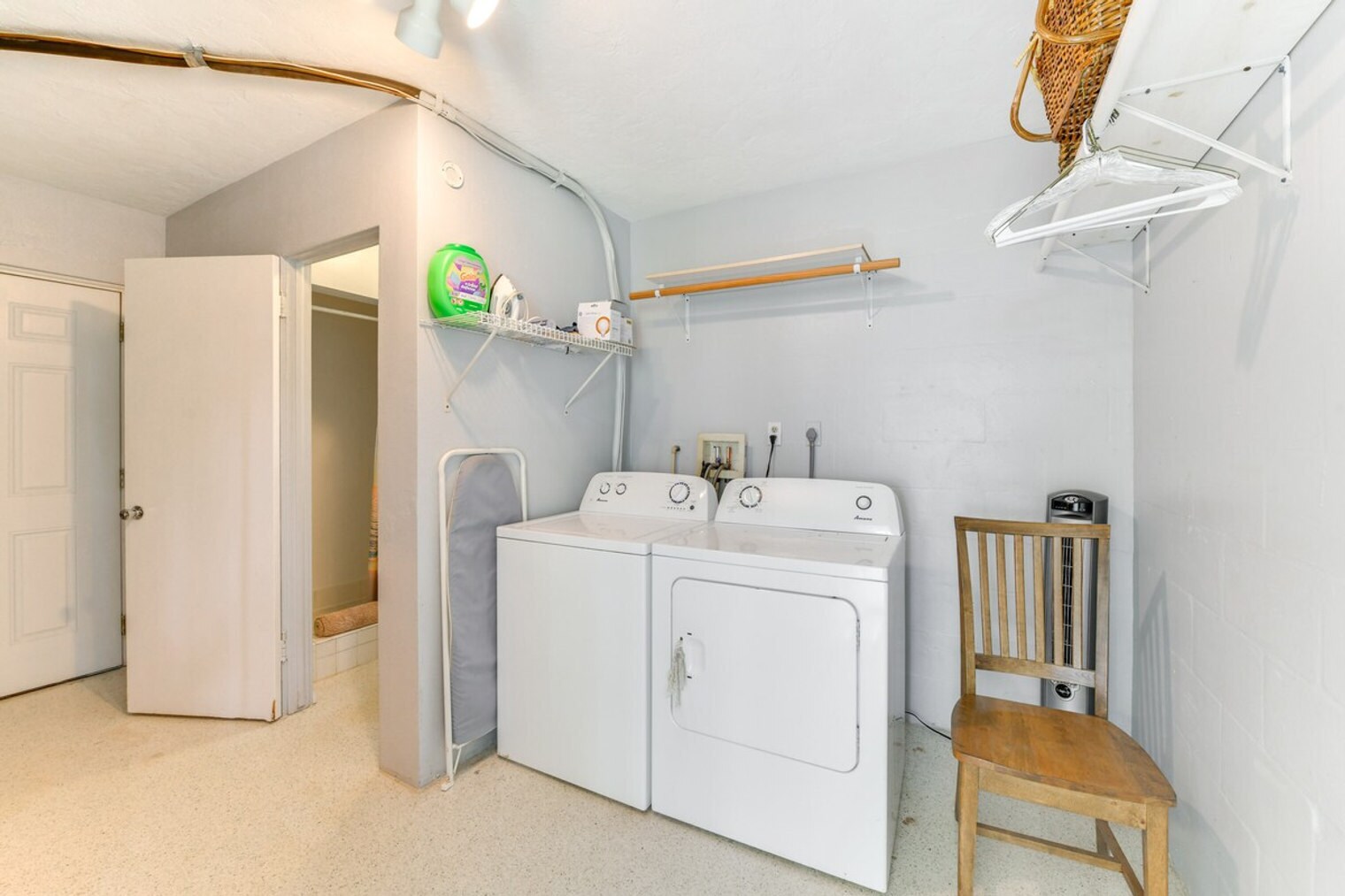 Building Photo - 1648 Idle Ln