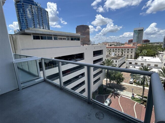 Building Photo - 150 E Robinson St