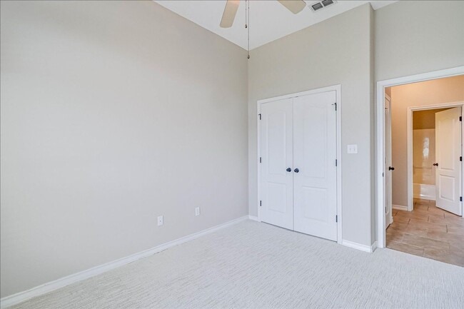 Building Photo - 5810 Aava Dr