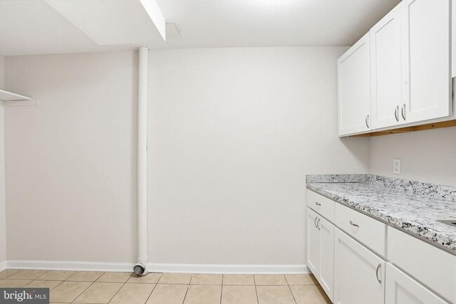 Building Photo - 8957 Skyrock Ct