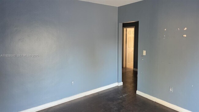 Building Photo - 3300 NW 23rd Ave