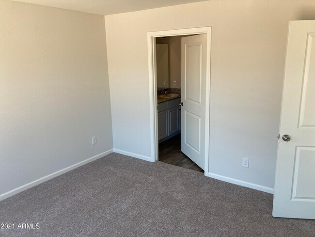 Building Photo - 2356 N Sand Hills Ct