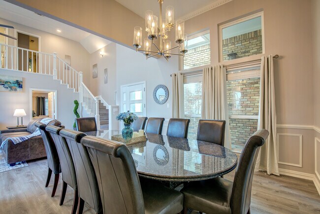 Building Photo - 8606 Columbia Dr