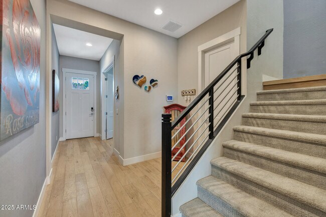Building Photo - 1336 E Sierra Vis Dr