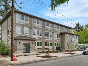 Building Photo - Cardy on Woodstock