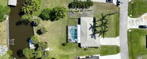 Building Photo - 131 NE Naranja Ave