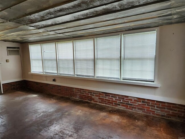 Building Photo - 211 Edgewood Ave