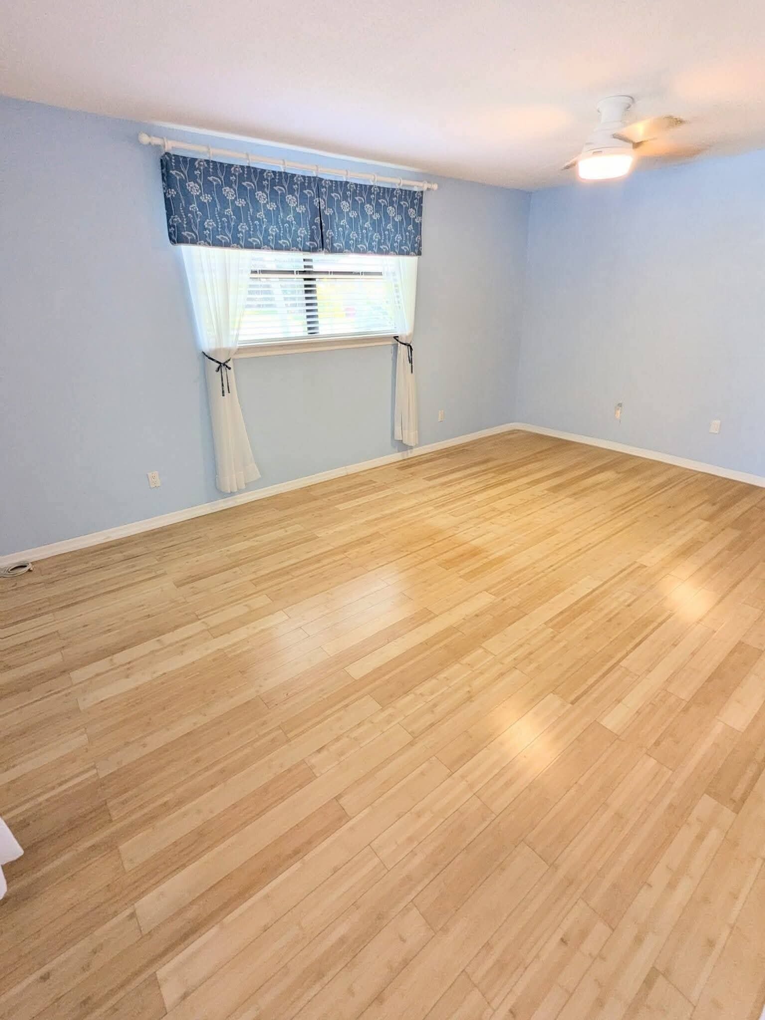 Building Photo - 945 Bramble Bush Cir W