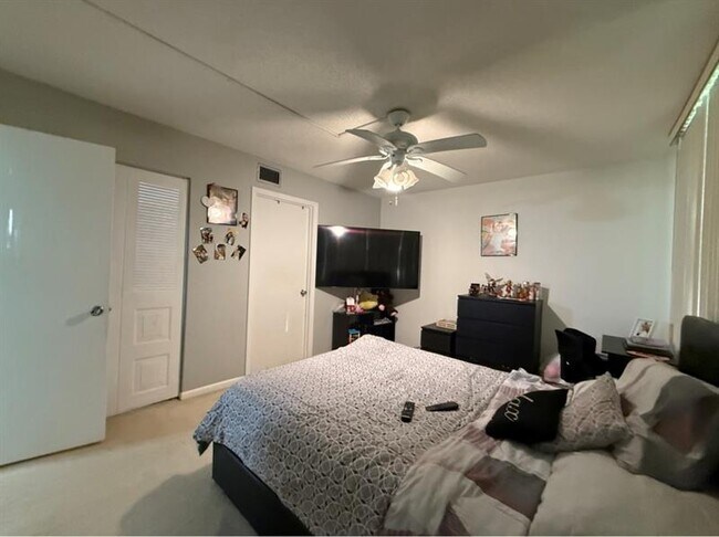 Building Photo - 7420 NW 18th St