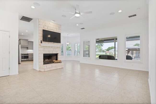 Building Photo - 20904 Apache Plum Ln