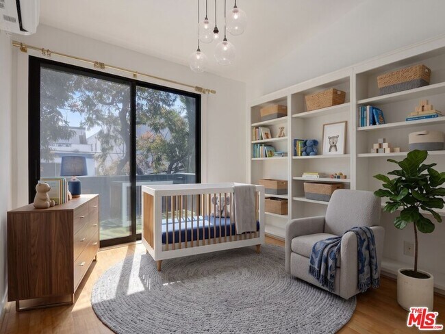 Building Photo - 2409 Strongs Dr