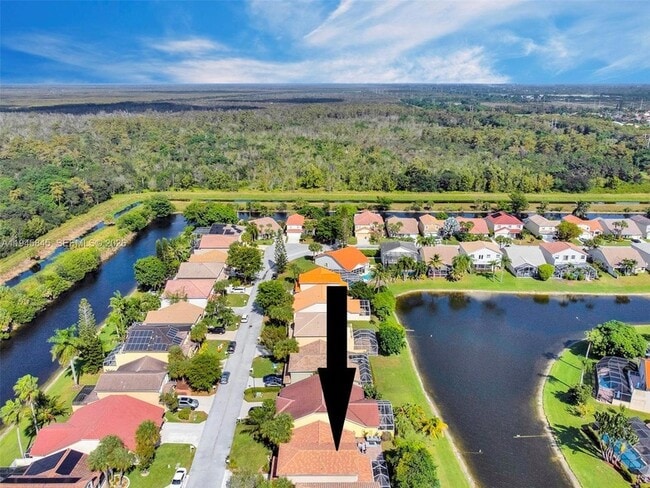 Building Photo - 18071 Clear Brook Cir