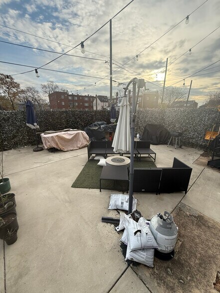 Building Photo - 1215 Savannah St SE