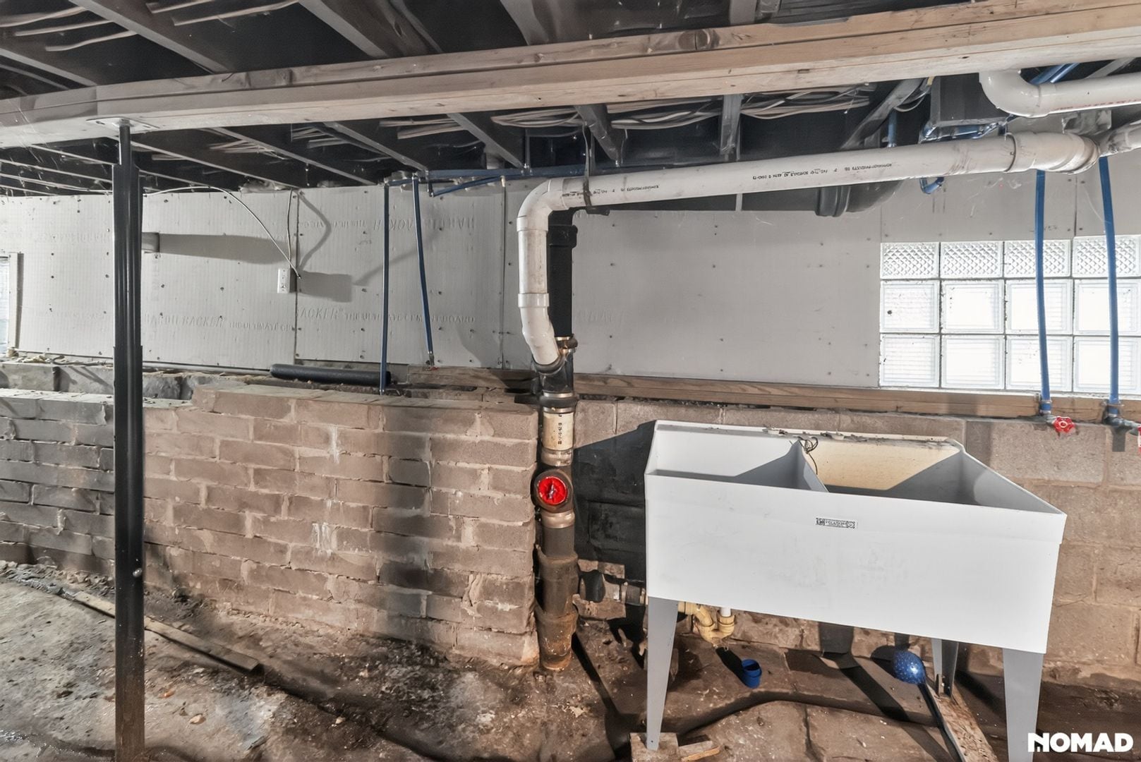 Building Photo - 118 Pries Ave