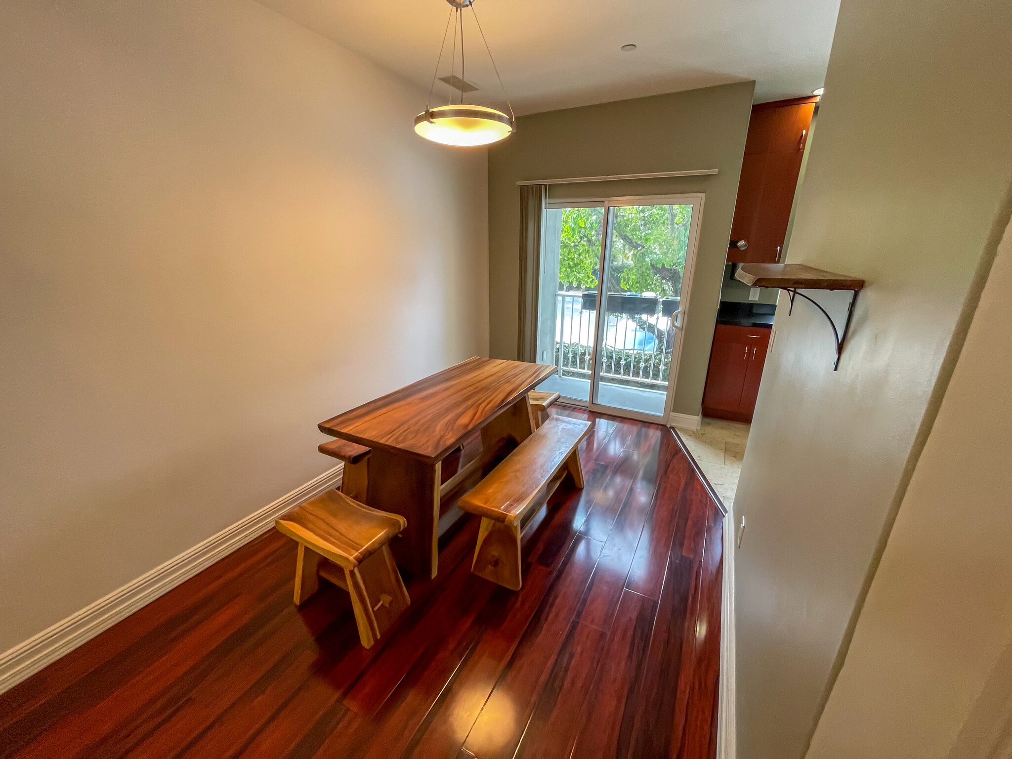 Building Photo - 2027 Beloit Ave