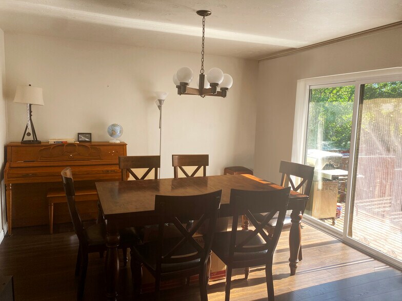 Dining room - 10129 S 2165 E