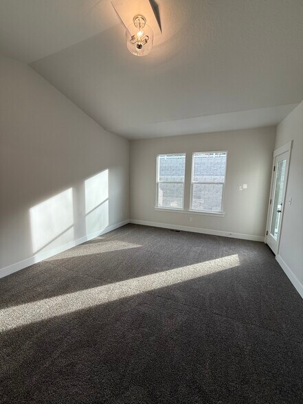 Building Photo - 4805 S Heartwood Rd