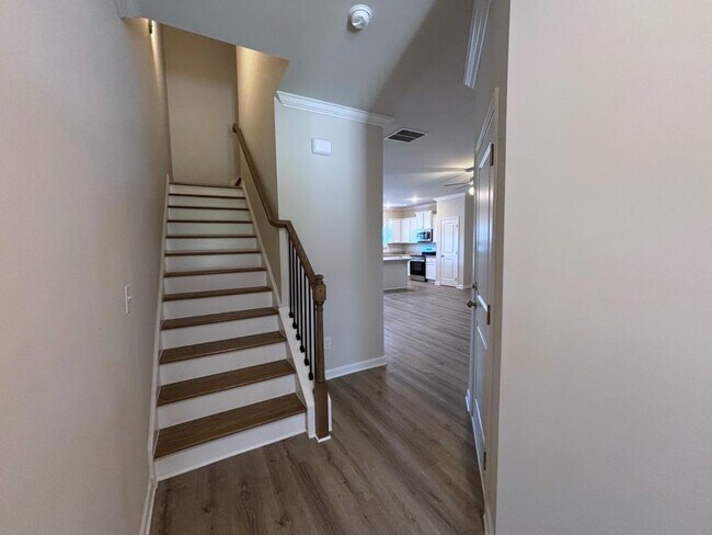 Building Photo - 200-B Alston Ridge Dr