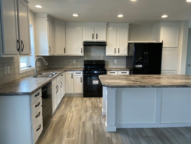 Building Photo - 25539 Shinnecock Dr