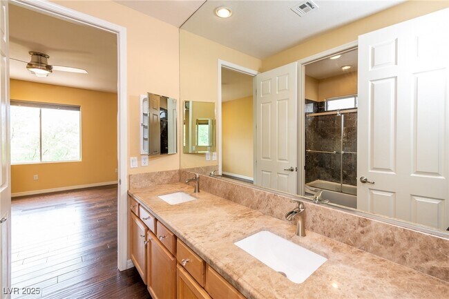 Building Photo - 2057 Orchard Mist St