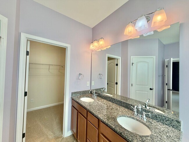 Building Photo - 1140 Litchborough Way