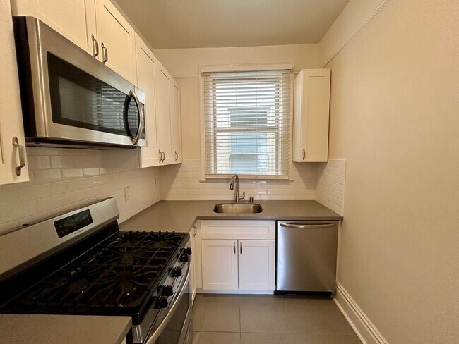 Building Photo - 1115 Polk St