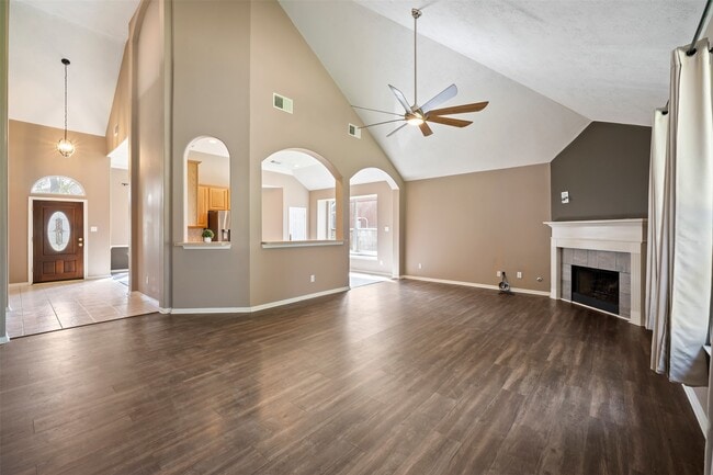 Building Photo - 406 Stockbridge Ln
