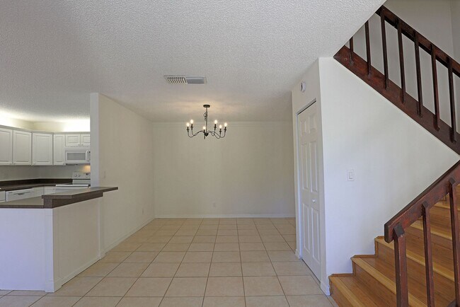 Building Photo - Parkwoods 12341-2