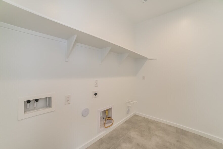 Building Photo - 11019 W Luxton Ln