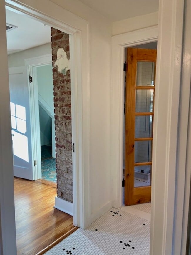 Building Photo - 412 W Ila St