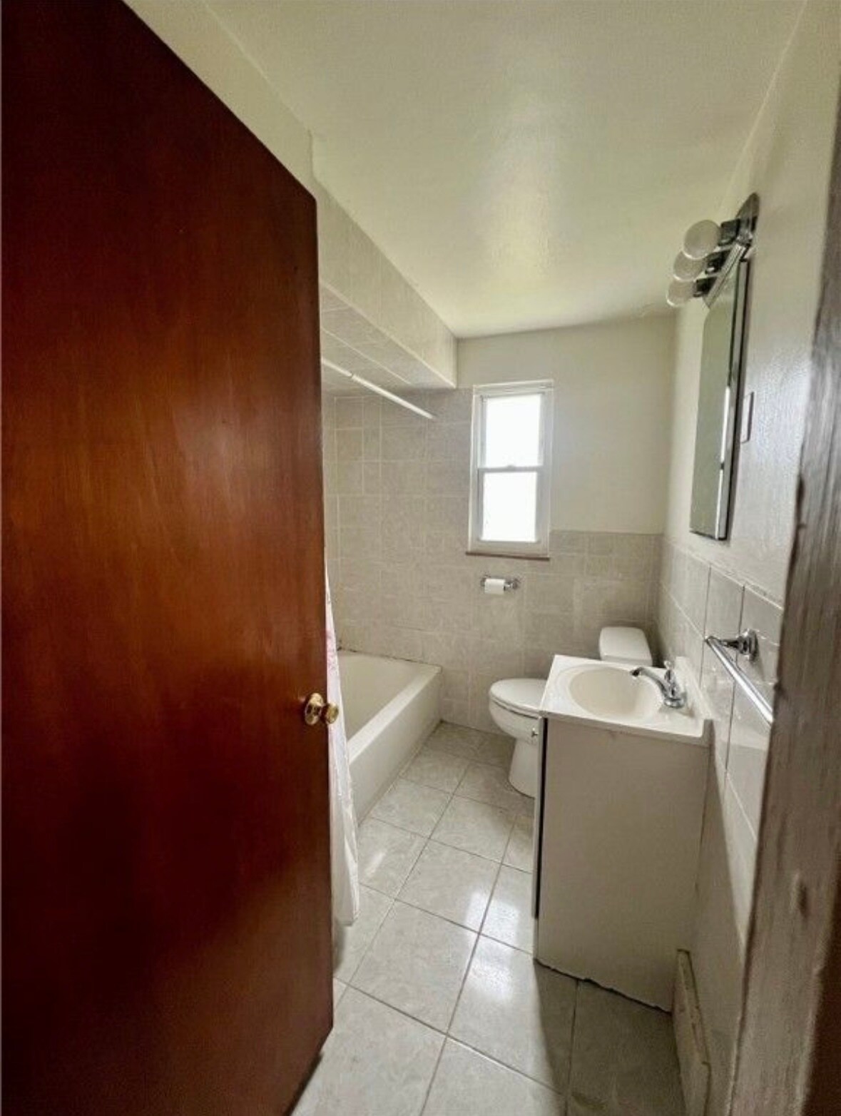 Building Photo - 650 Dunster St