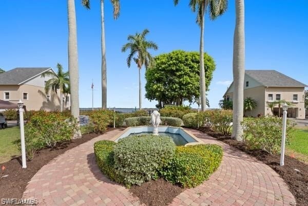 Building Photo - 819 James St