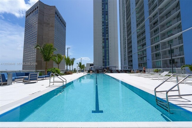 Building Photo - 335 S Biscayne Blvd