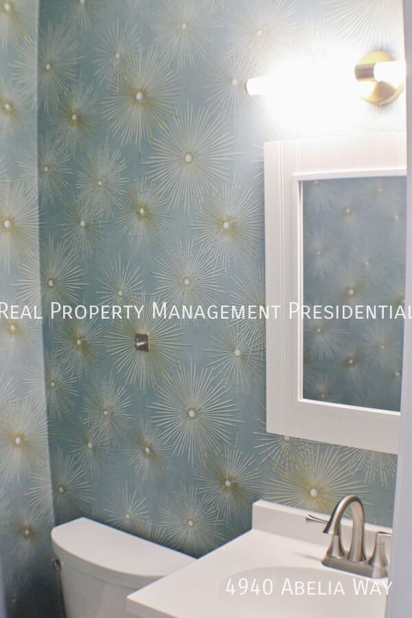 Building Photo - 4940 Abelia Way