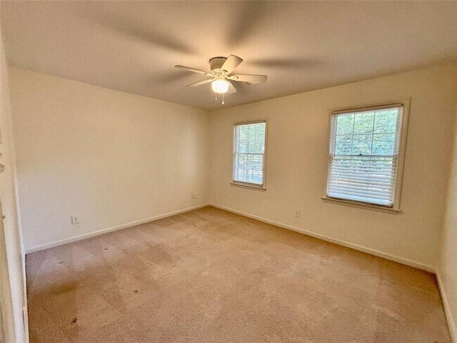 Building Photo - 4160 Creekwood Dr