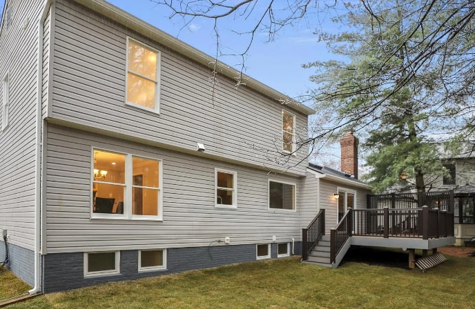 Building Photo - 705 Symphony Woods Dr