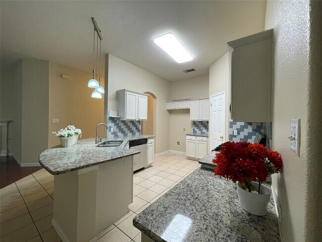 Building Photo - 1412 Firebush Dr