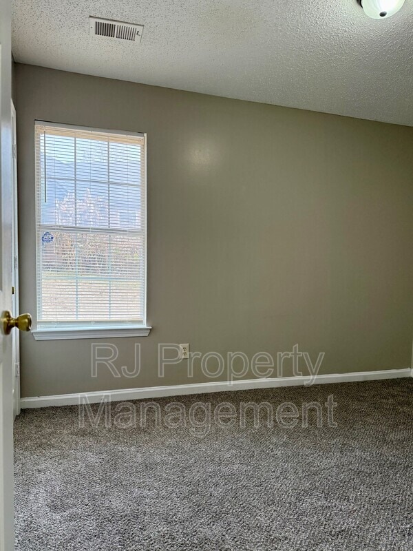 Building Photo - 4297 Kings Valley Cove E